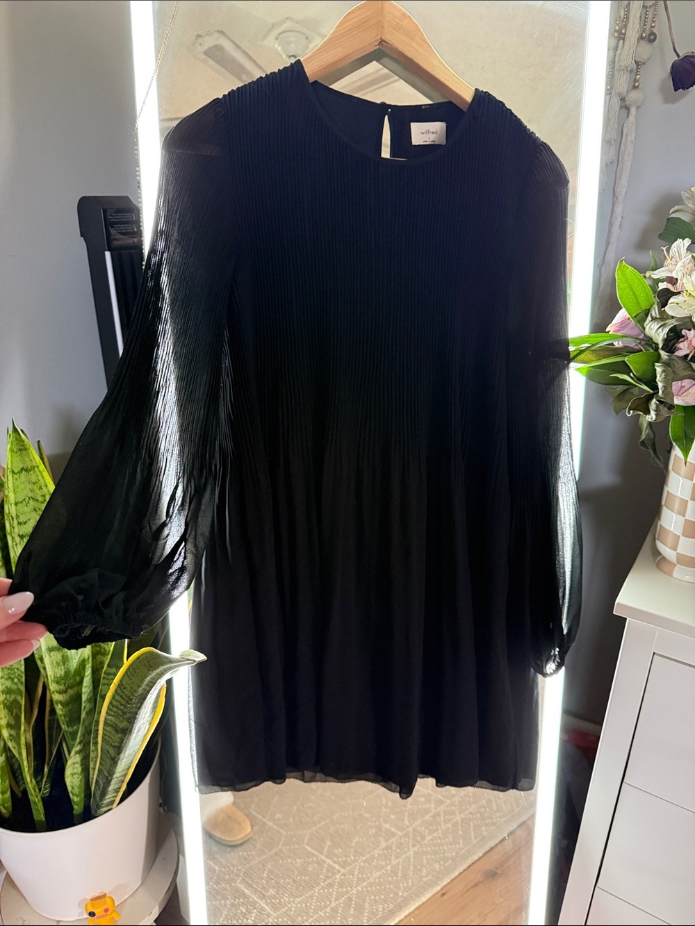 Wilfred Black Pleated Long Sleeve Dress - Picture 2 of 4